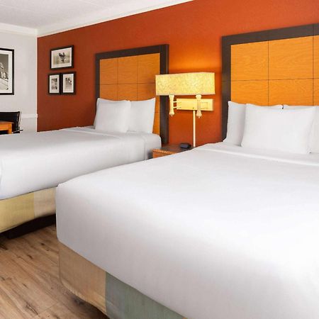 La Quinta Inn By Wyndham Pittsburgh Airport Moon Township Экстерьер фото