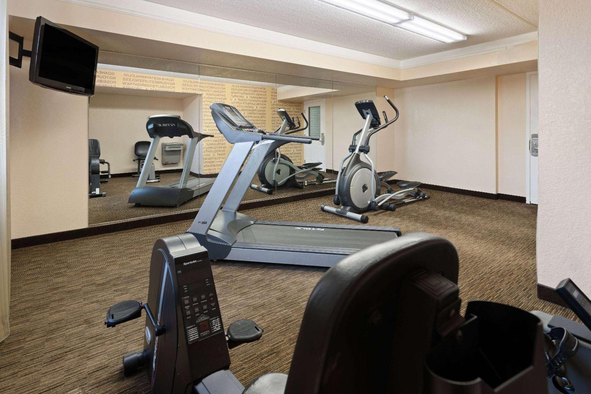 La Quinta Inn By Wyndham Pittsburgh Airport Moon Township Экстерьер фото