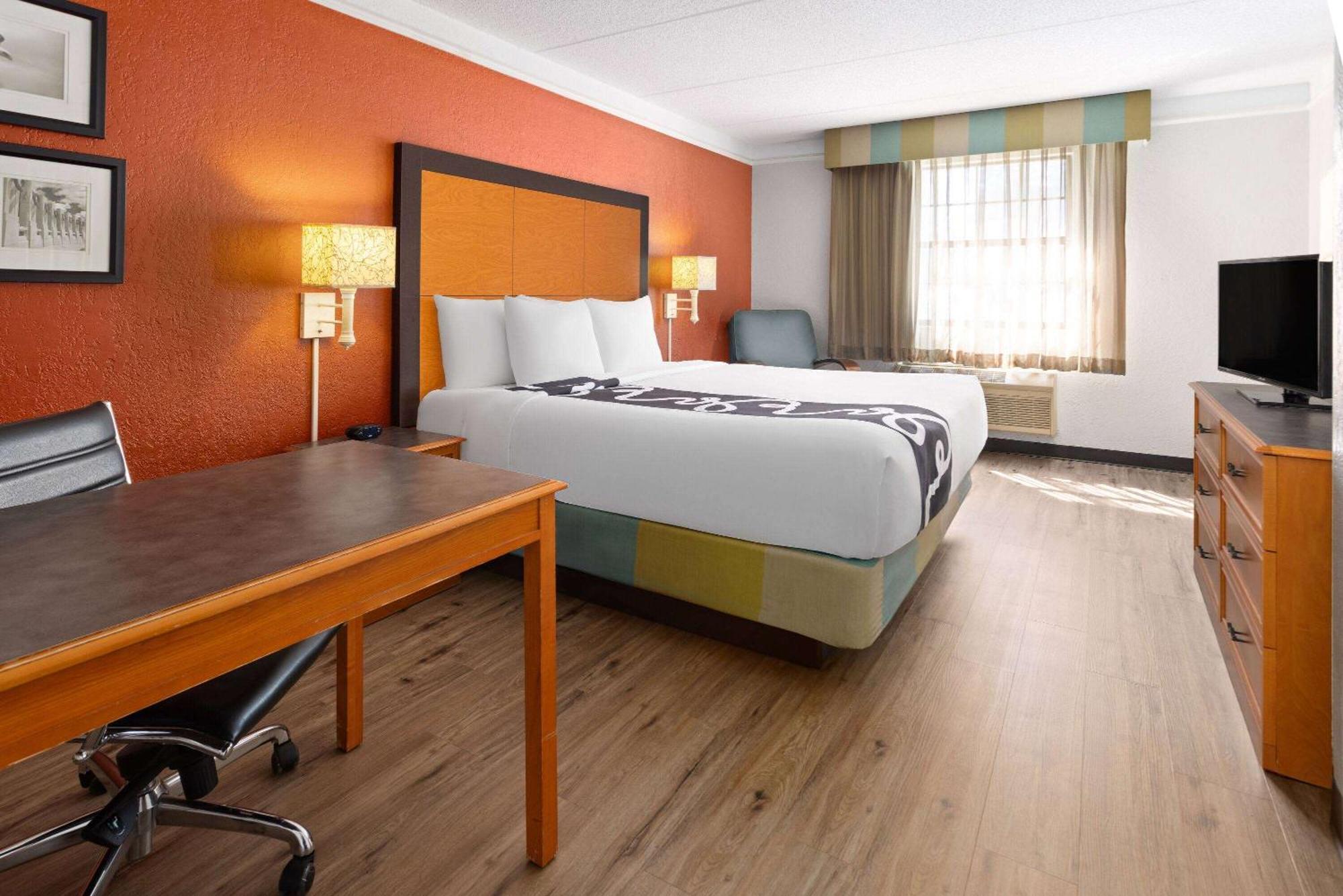 La Quinta Inn By Wyndham Pittsburgh Airport Moon Township Экстерьер фото