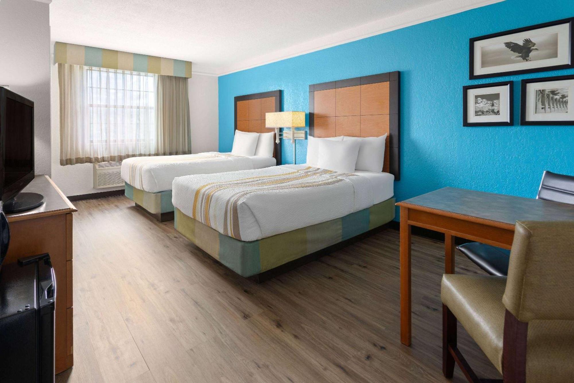La Quinta Inn By Wyndham Pittsburgh Airport Moon Township Экстерьер фото
