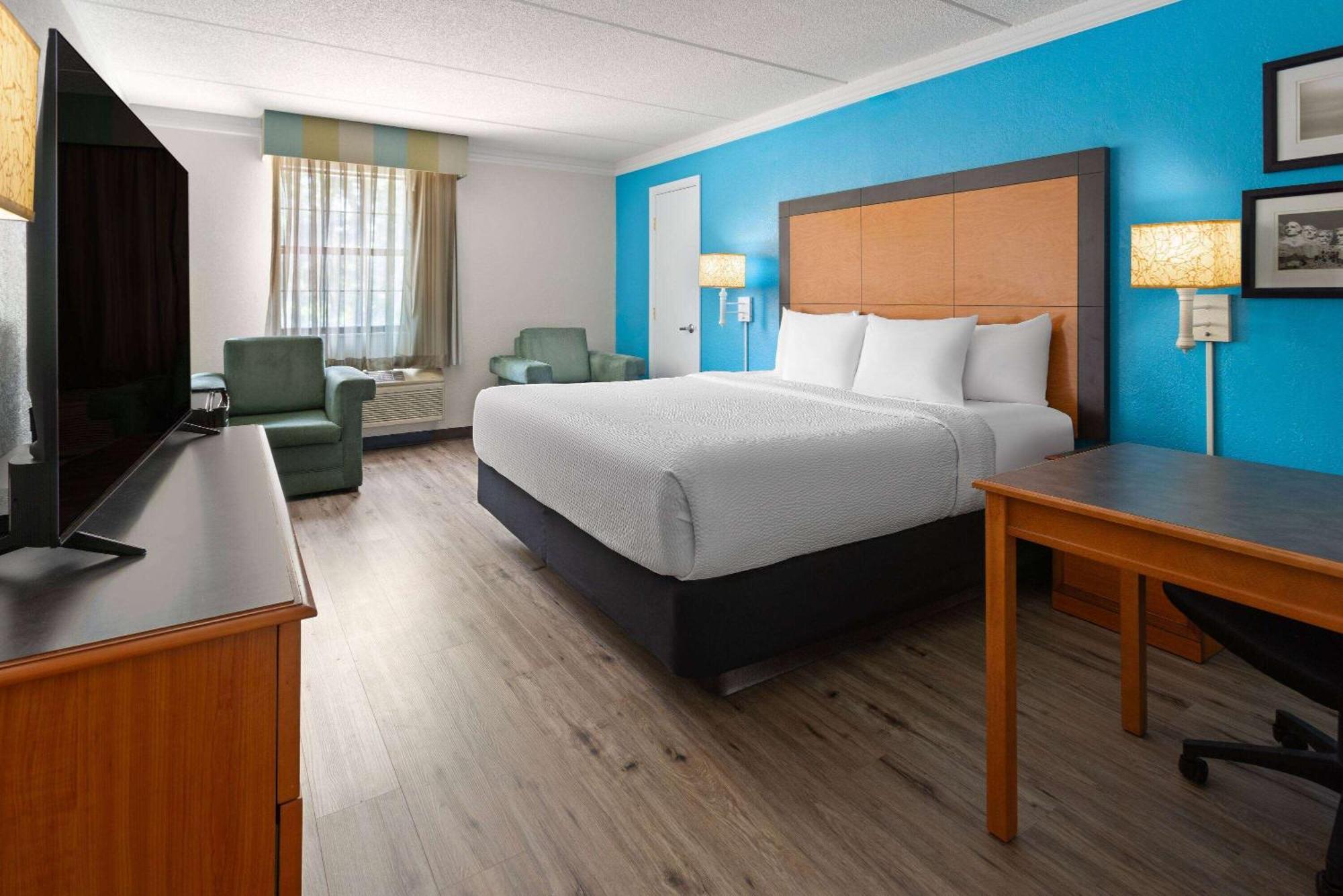 La Quinta Inn By Wyndham Pittsburgh Airport Moon Township Экстерьер фото