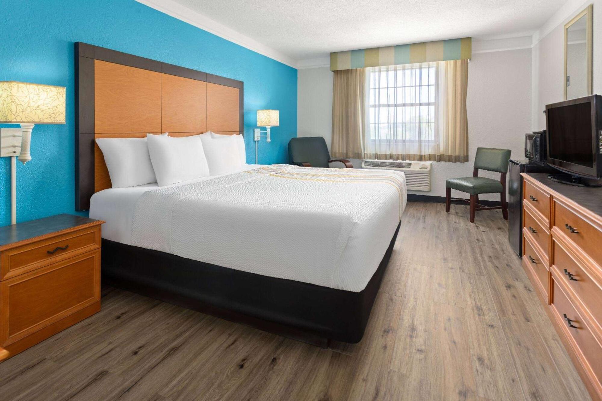 La Quinta Inn By Wyndham Pittsburgh Airport Moon Township Экстерьер фото