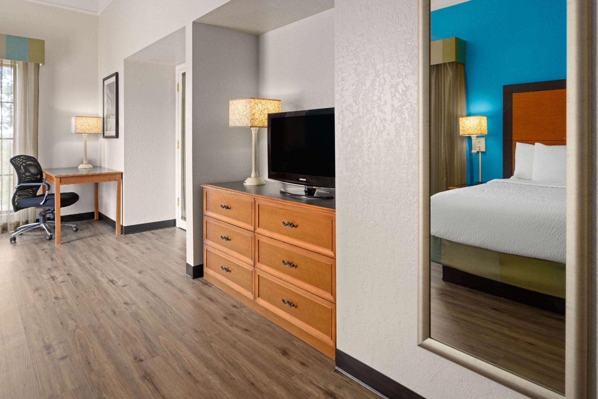 La Quinta Inn By Wyndham Pittsburgh Airport Moon Township Экстерьер фото